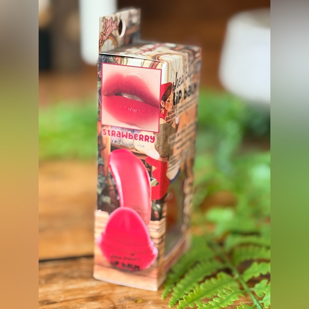 ⚡️ Shea Butter Lip Balm - Strawberry Red - Picture 3 of 4